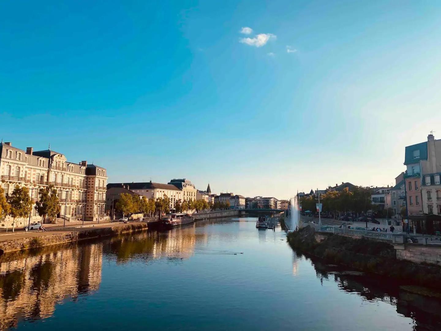 Logement Neuf "Meuse" - Hyper Centre - Parking Proche - Proche Gare - 4 Chambres - Terrasse Couverte - Wifi ! Gere Par Prestazen'Services Верден-сюр-Мез Екстер'єр фото