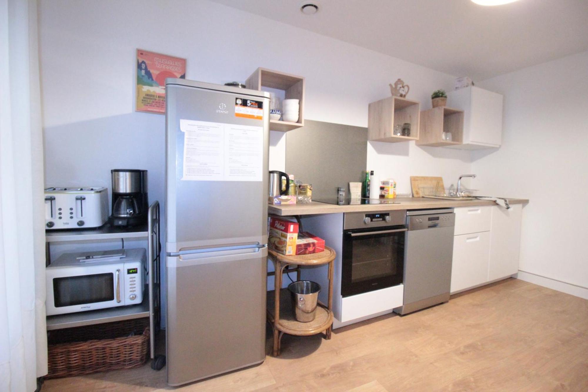 Logement Neuf "Meuse" - Hyper Centre - Parking Proche - Proche Gare - 4 Chambres - Terrasse Couverte - Wifi ! Gere Par Prestazen'Services Верден-сюр-Мез Екстер'єр фото