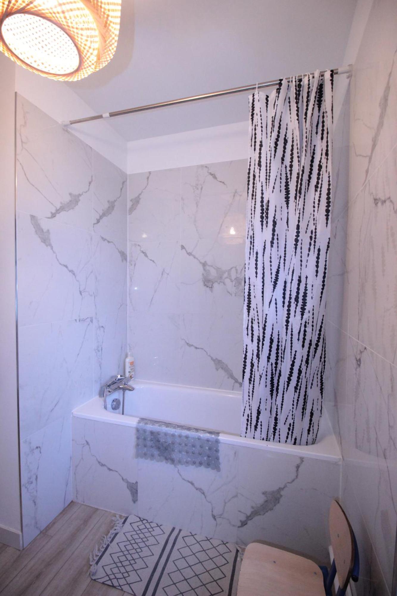 Logement Neuf "Meuse" - Hyper Centre - Parking Proche - Proche Gare - 4 Chambres - Terrasse Couverte - Wifi ! Gere Par Prestazen'Services Верден-сюр-Мез Екстер'єр фото
